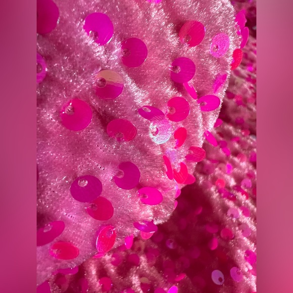 💖 NWOT! Bubblegum Pink Sequins Camisole - Picture 6 of 8